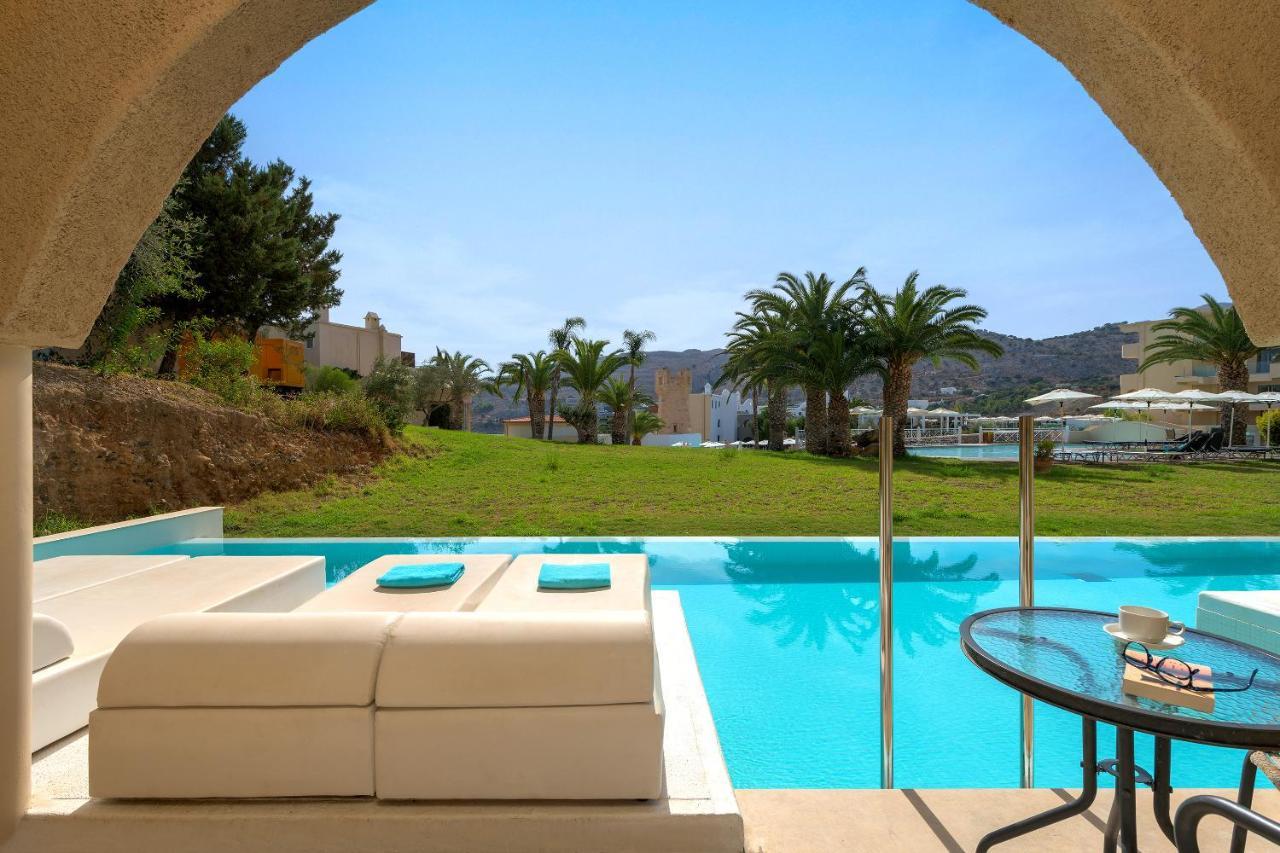 Deluxe Double Room Shared Pool & Garden View